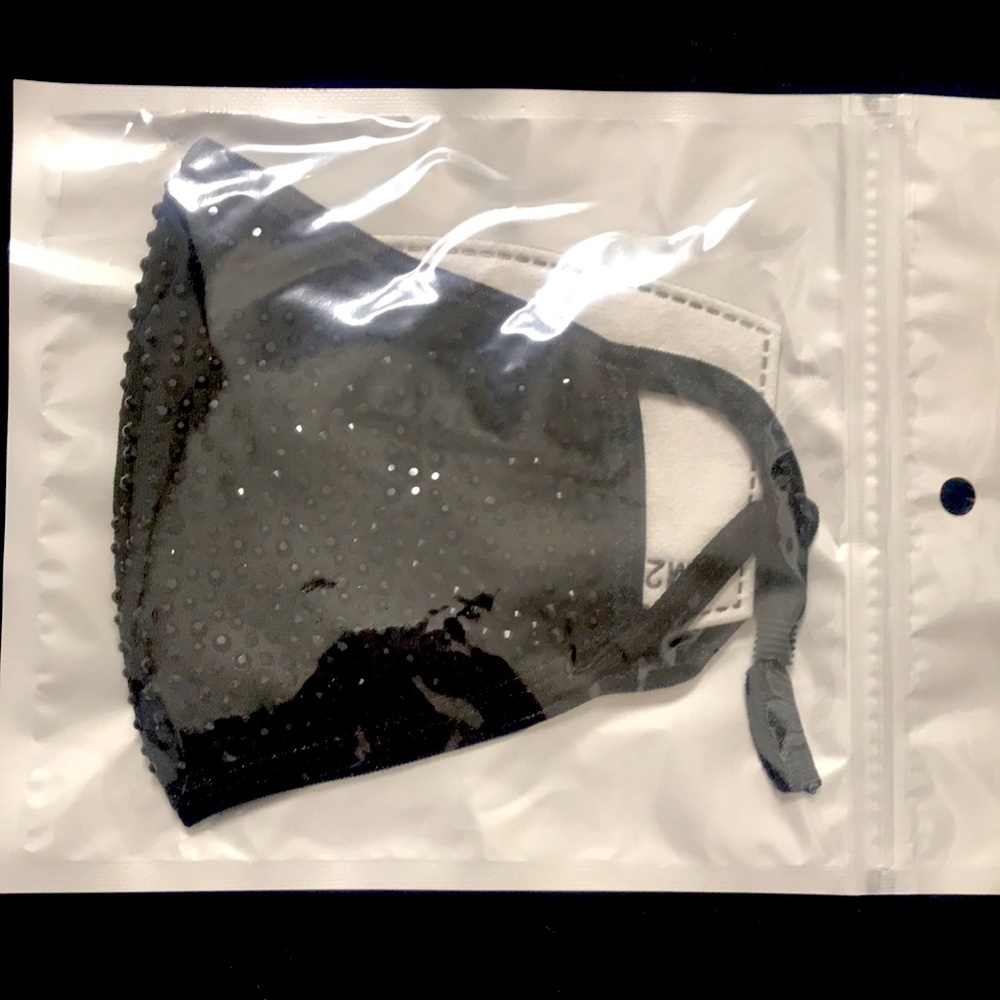 Black crystal face mask with filter